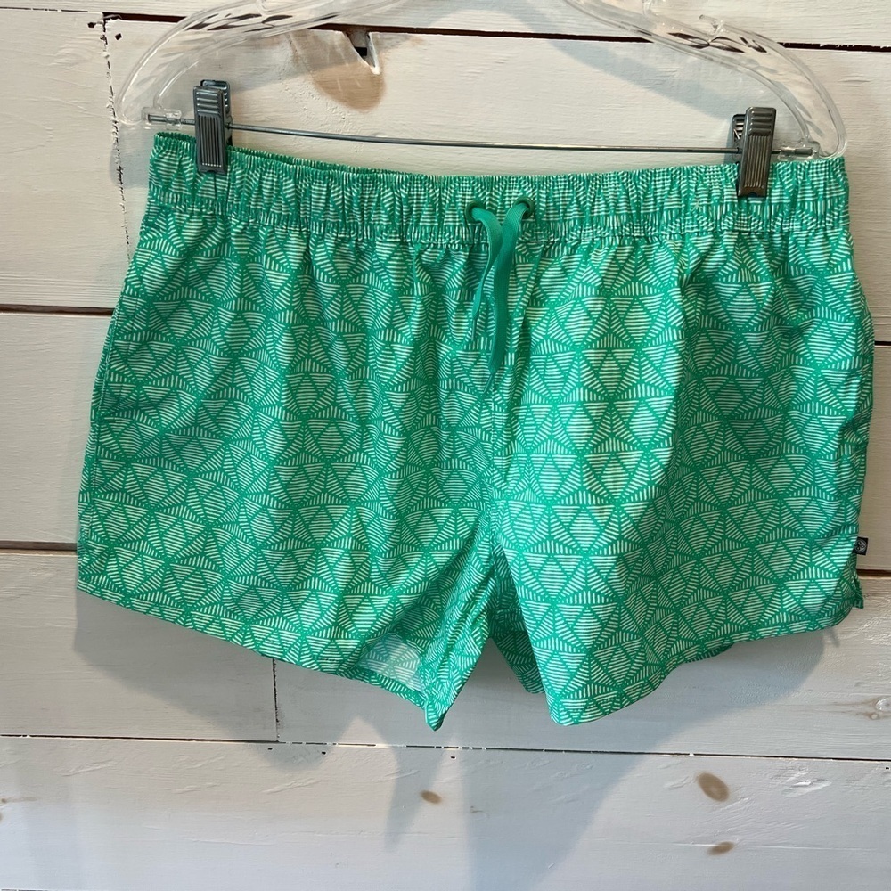 Lauren James Women's Green Geometric Shorts, size large, see pics, preppy, EUC - Picture 1 of 7